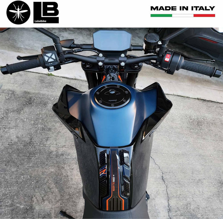 LABELBIKE 3D Aufkleber Motorrad Tankpad kompatibel mit KTM | 890 Duke R 2022-2023 Atlantikblau, Harz