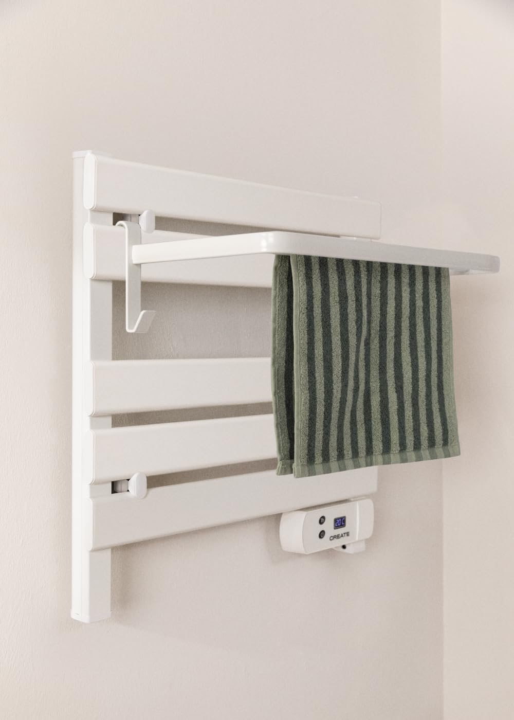 CREATE / WARM Towel Mini 150W / Elektrischer Badheizkörper Schwarz mit Regal / 52,3x8x55,8cm, mit di