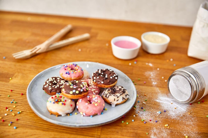 Cloer 6121 Donut Maker für 6 Mini-Donuts oder Bagels, Antihaftbeschichtung, rote Kontrollleuchte, pl