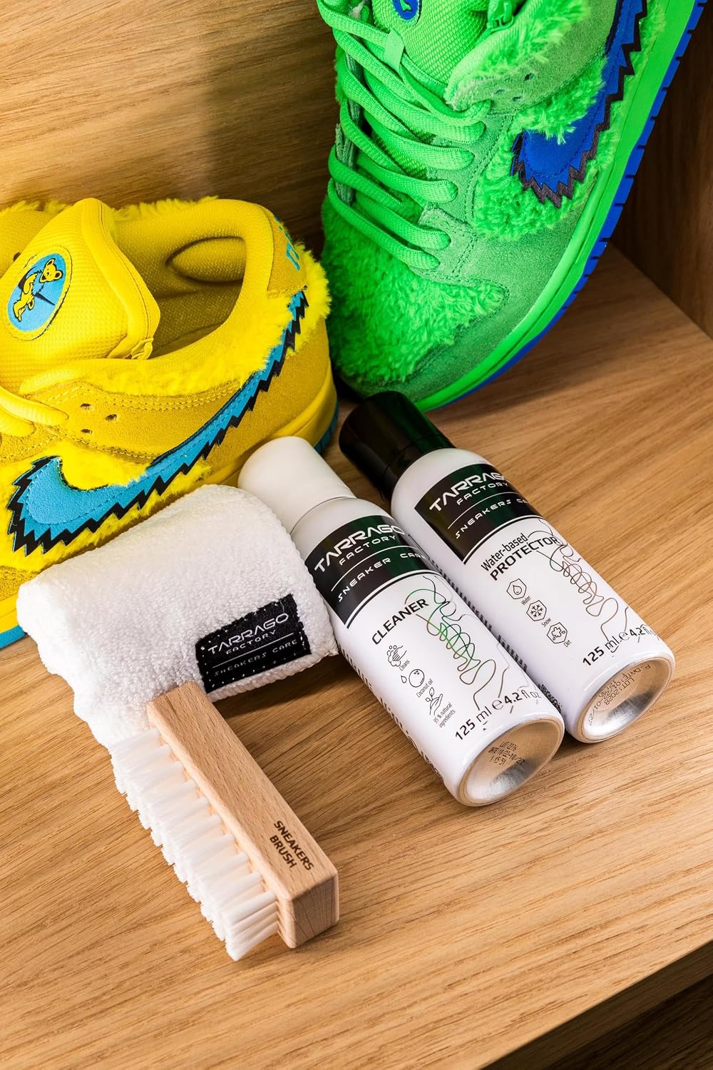 Tarrago Sneakers Care Kit | Reinigungsset für Schuhe | 1 Reiniger und 1 Protektor | Spezialbürste fü