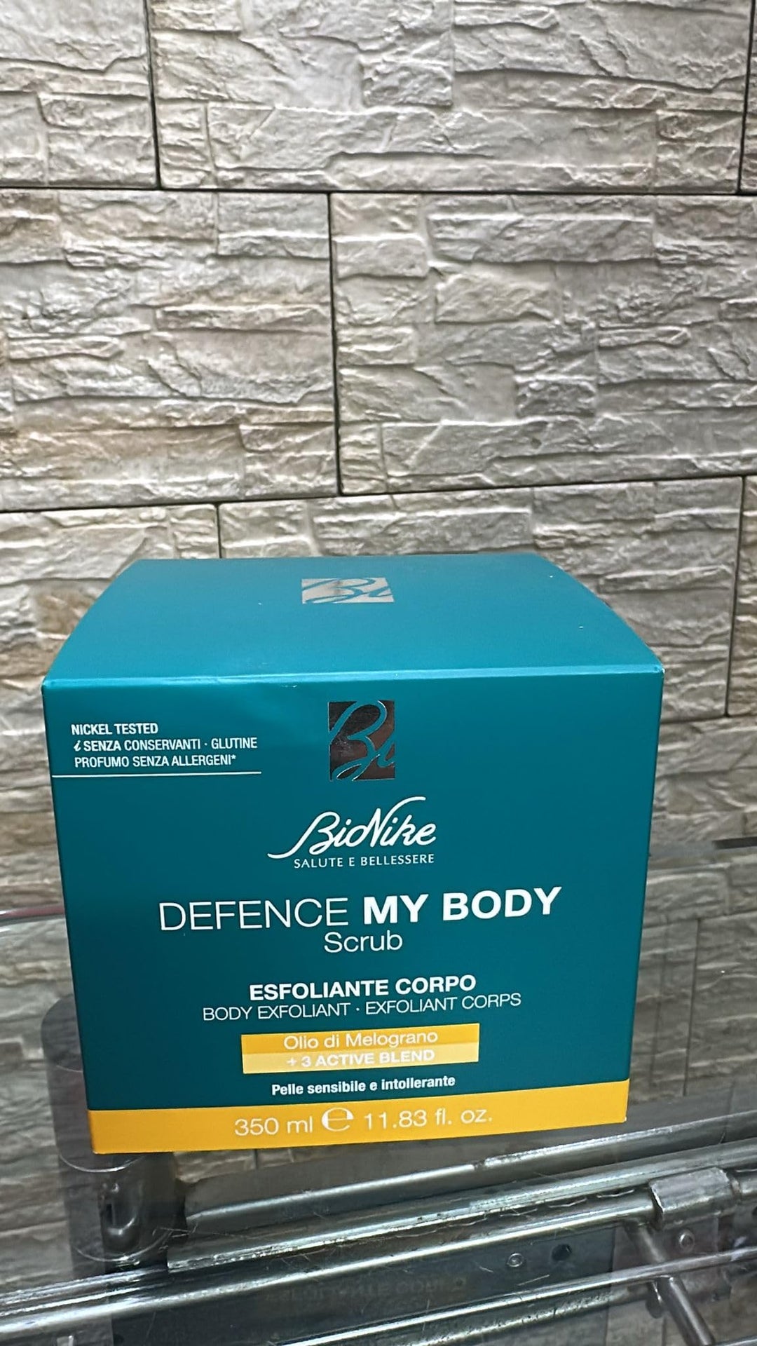 BioNike - Defence My Body Peeling mit Süssmandelöl und Granatapfelöl, 350 ml