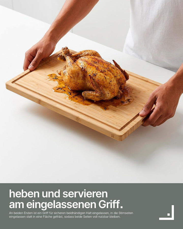 LARHN Bambus Schneidebrett Holz mit Griff & Saftrille - 44,5x30x2 cm | Massiv, vertikal verleimt, pl