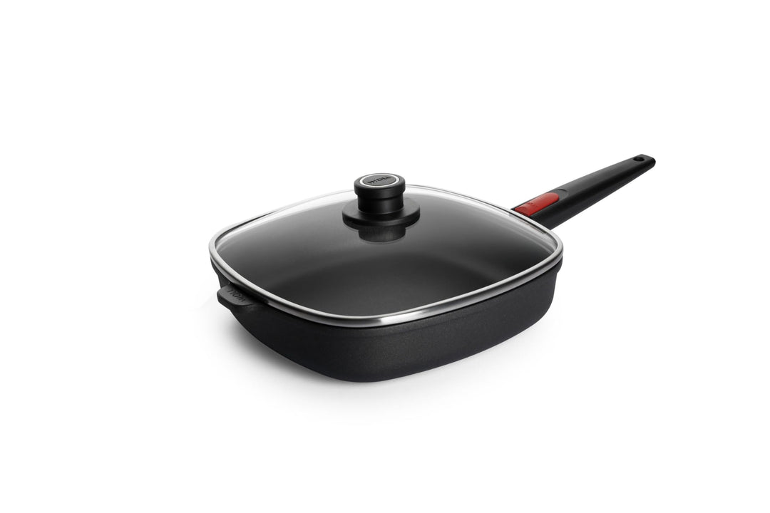WOLL Set: nowo Titanium Gusspfanne, viereckig 28 x 28 cm, 6,5 cm hoher Rand, mit abnehmbarem Stiel,