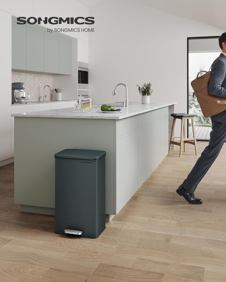 SONGMICS Mülleimer Küche, 40 Liter Abfalleimer, grosser Tretmülleimer, mit Deckel, aus Stahl, Softcl