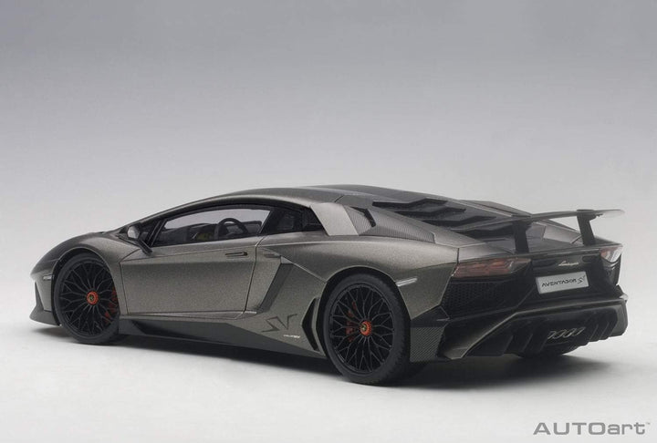 AUTOart – 74554 – Modellbau – Lamborghini Aventador LP750 – 4 SV – 2015 – Echelle 1/18, grau matt Gr