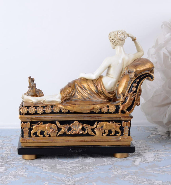 Figürliche Kaminuhr Aphrodite auf Recamiere Empire Stil IS024 Palazzo Exklusiv