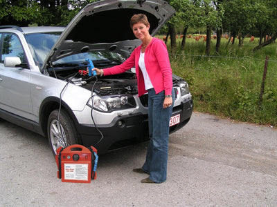 KUNZER ASM 12/500 Akku-Start tragbar 12V 1500/500 A – Startgerät mit austauschbarer AGM Batterie auf