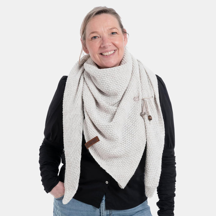 KNIT FACTORY - Dreiecksschal Coco - Damen Strickschal mit Wolle - Umschlagtuch für den Herbst und Wi