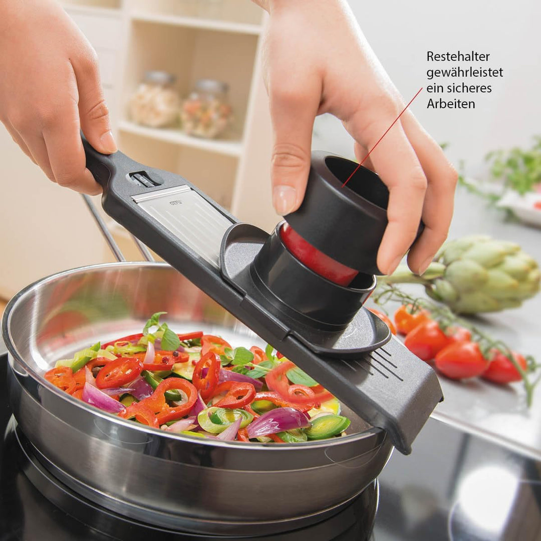 GEFU Gemüsehobel VIOLI - V-Hobel für perfekte Obst- & Gemüsescheiben und -streifen, Gemüse-Reibe mit