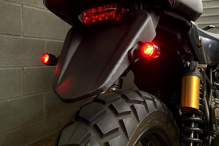 Simda Pro Led Motorrad Blinker mit Bremslicht Universal 3 in 1 Schwarz Quad ATV Super Optik und Schö