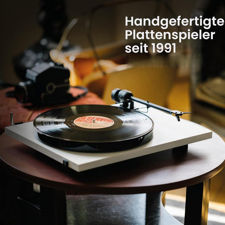 Pro-Ject E1, Plug &amp; Play Einsteiger Plattenspieler mit OM5e System und elektronischer Geschwindigkei