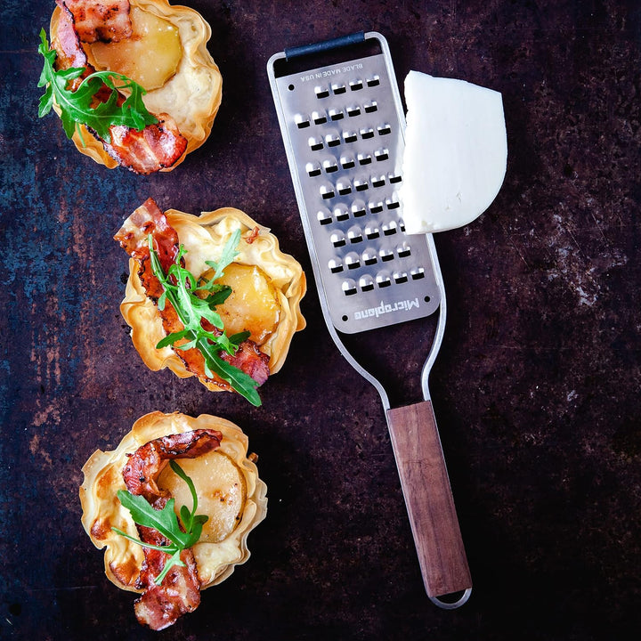 Microplane Küchenreibe Sehr Grob für Kartoffel, Zucchini, Karotten, Apfel, Kohl & Käse aus der Maste
