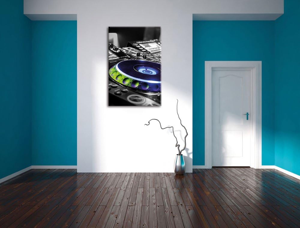 Pixxprint DJ bei der Arbeit am Plattenteller schwarz/weiss, Format: 80x120 auf hochkantiges Leinwand