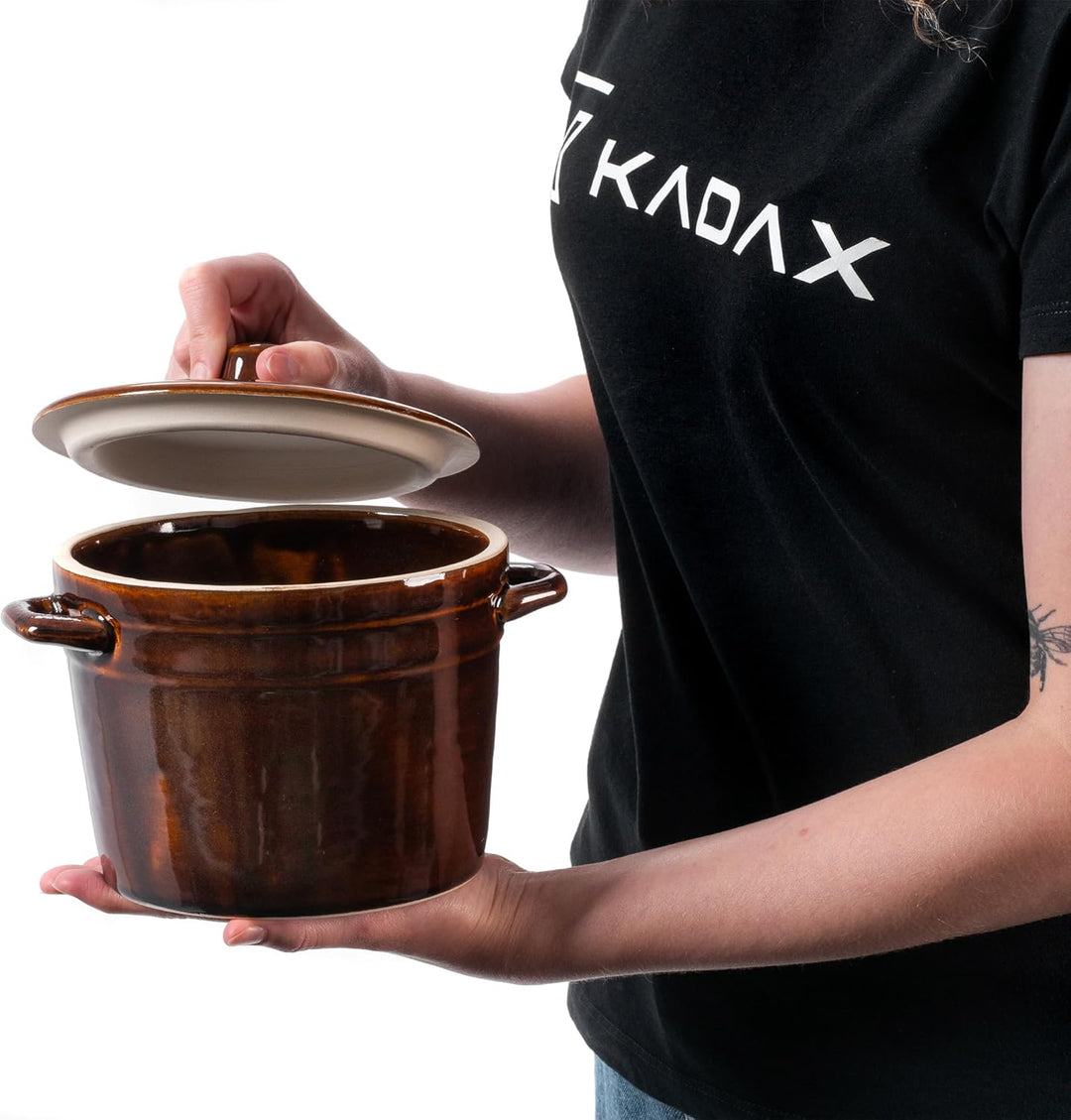 KADAX Steinzeugtopf, Keramiktopf mit Seitengriffen und Deckel, Spülmaschinenfester Steinguttopf, han