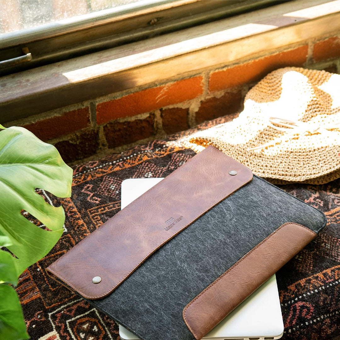 MegaGear MacBook-Tasche aus echtem Leder und Fleece, Laptop-Hülle für MacBook Pro und MacBook Air Hü