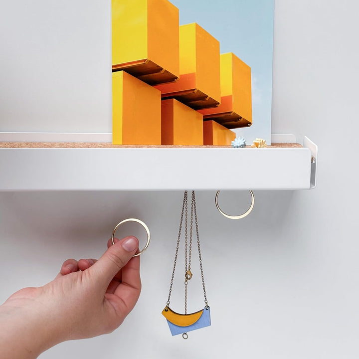 Key-Box - weiss/Filz grün. Schlüsselbrett mit Ablage für den Flur, Schmuckorganizer für Dein Bad ode