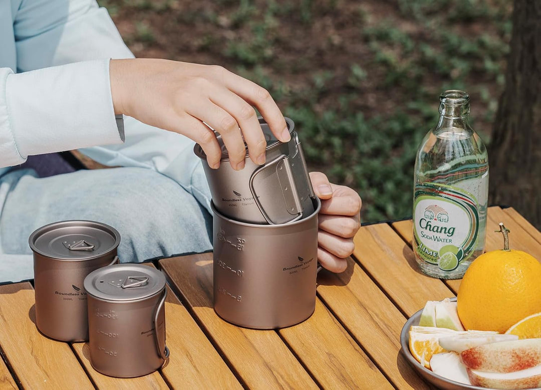iBasingo 300ml Titan Becher Camping Tasse Outdoor Tee Kaffee Reisebecher mit Deckel & Klappgriff Lei