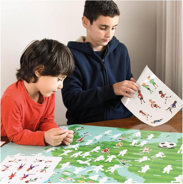 POPPIK 1841076 Sticker-Poster, Fussball, interaktives Lernposter mit Aufklebern, mehrsprachiges Fuss
