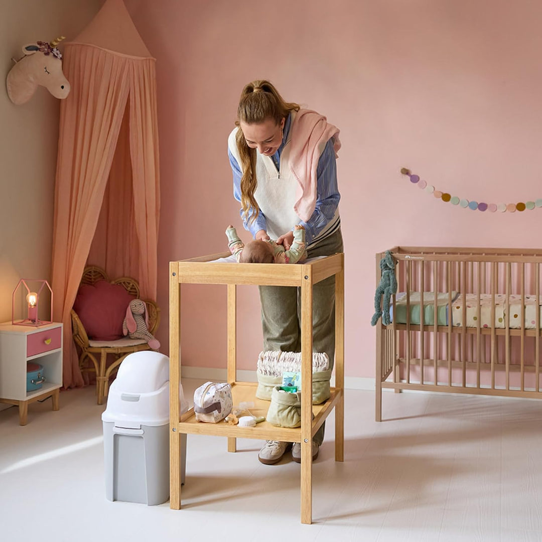 Bebeconfort Daisy, Baby Wickeltisch, 0–12 Mon. (11 kg), einschl. Wickelunterlage, wasserdicht, leich