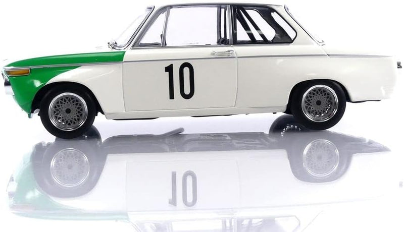 Minichamps 155682710 Miniaturauto aus der Kollektion, weiss