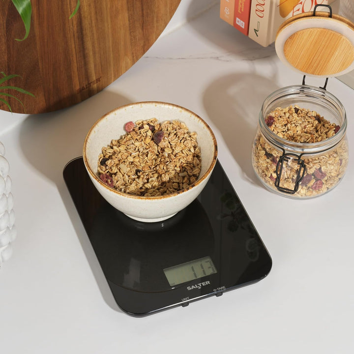 Salter wiederaufladbare Küchenwaage – digitale Waage zum Kochen und Backen, Tare Funktion, USB-Ladek