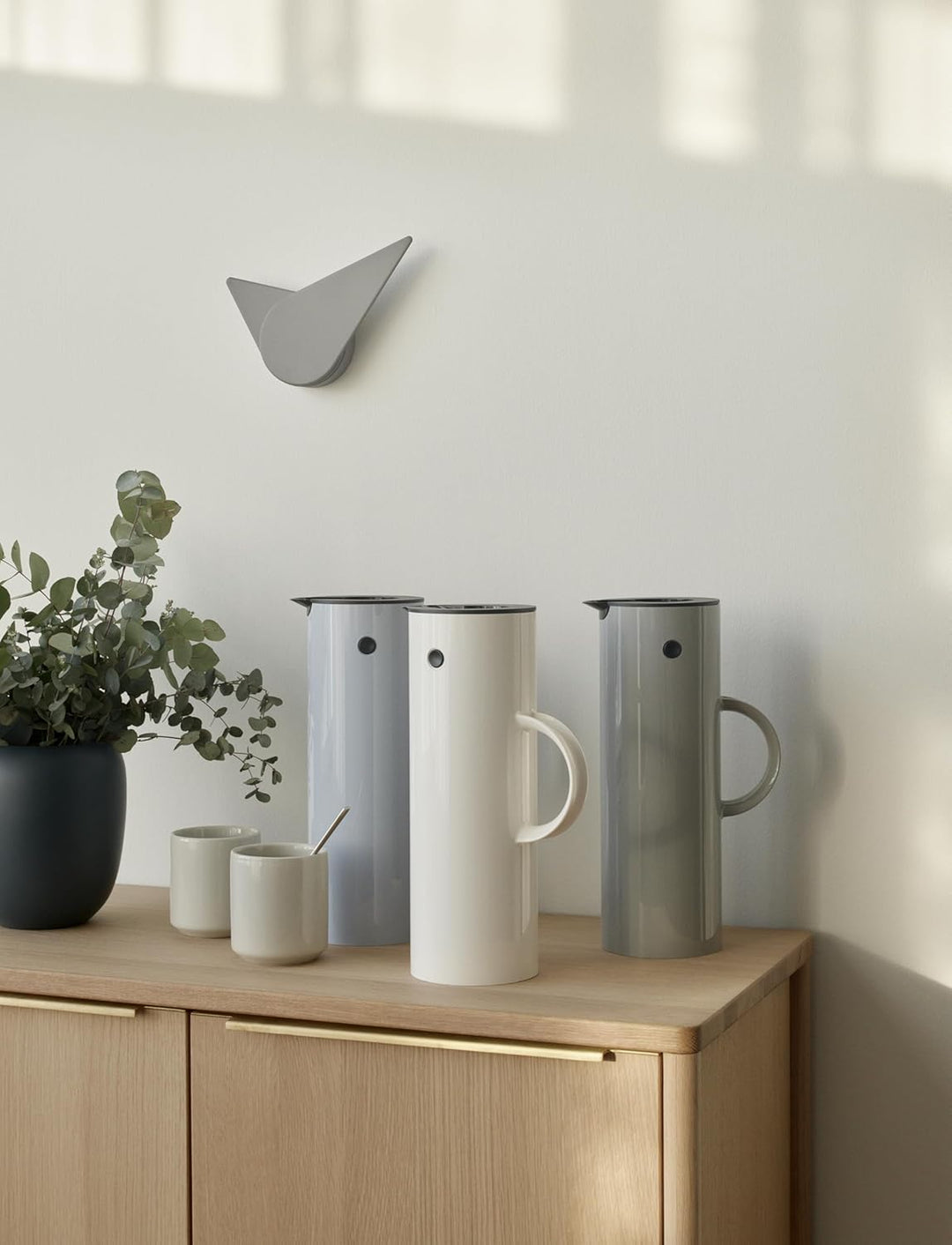 Stelton Isolierkanne EM77 - Doppelwandige Isolierkanne für heisse/kalte Getränke | Tee- &amp; Kaffeekann