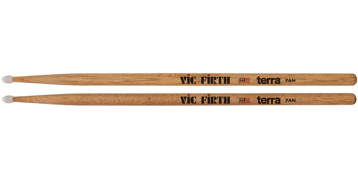 Vic Firth - American Classic® Terra Serie Trommelstöcke 7ATN - American Hickory - Nylonspitze - 4 Pa
