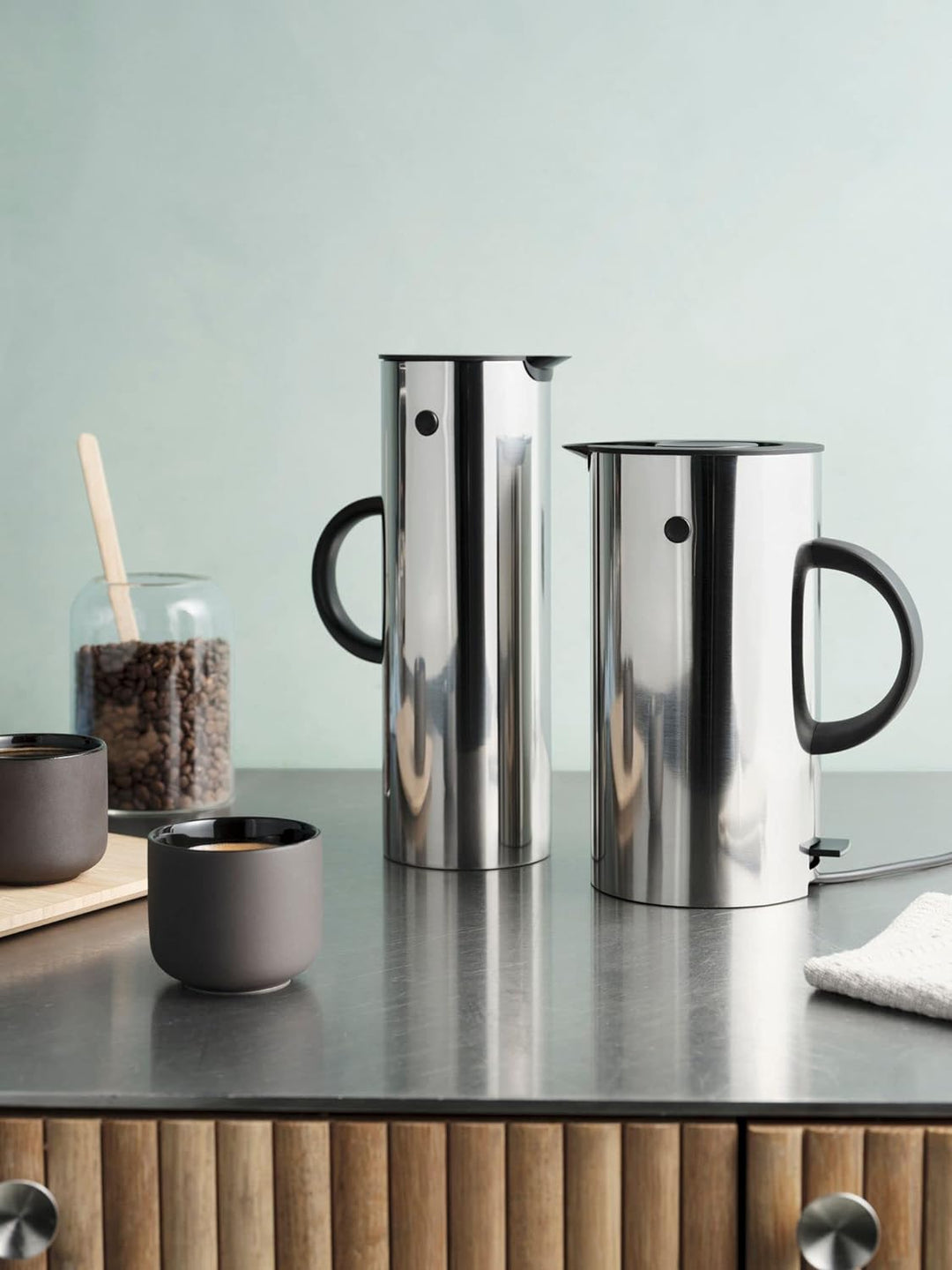 Stelton EM77 Isolierkanne, Kaffeekanne aus Kunststoff, Steel, 1 liter