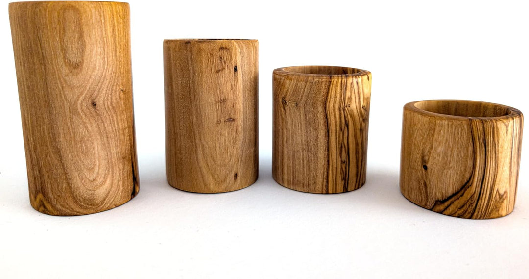 EMNA - 4er Set Teelicht-Halter aus luxuriösem Oliven-Holz | Höhe ca. 4, 6, 8, 10 cm | Inklusive Gesc