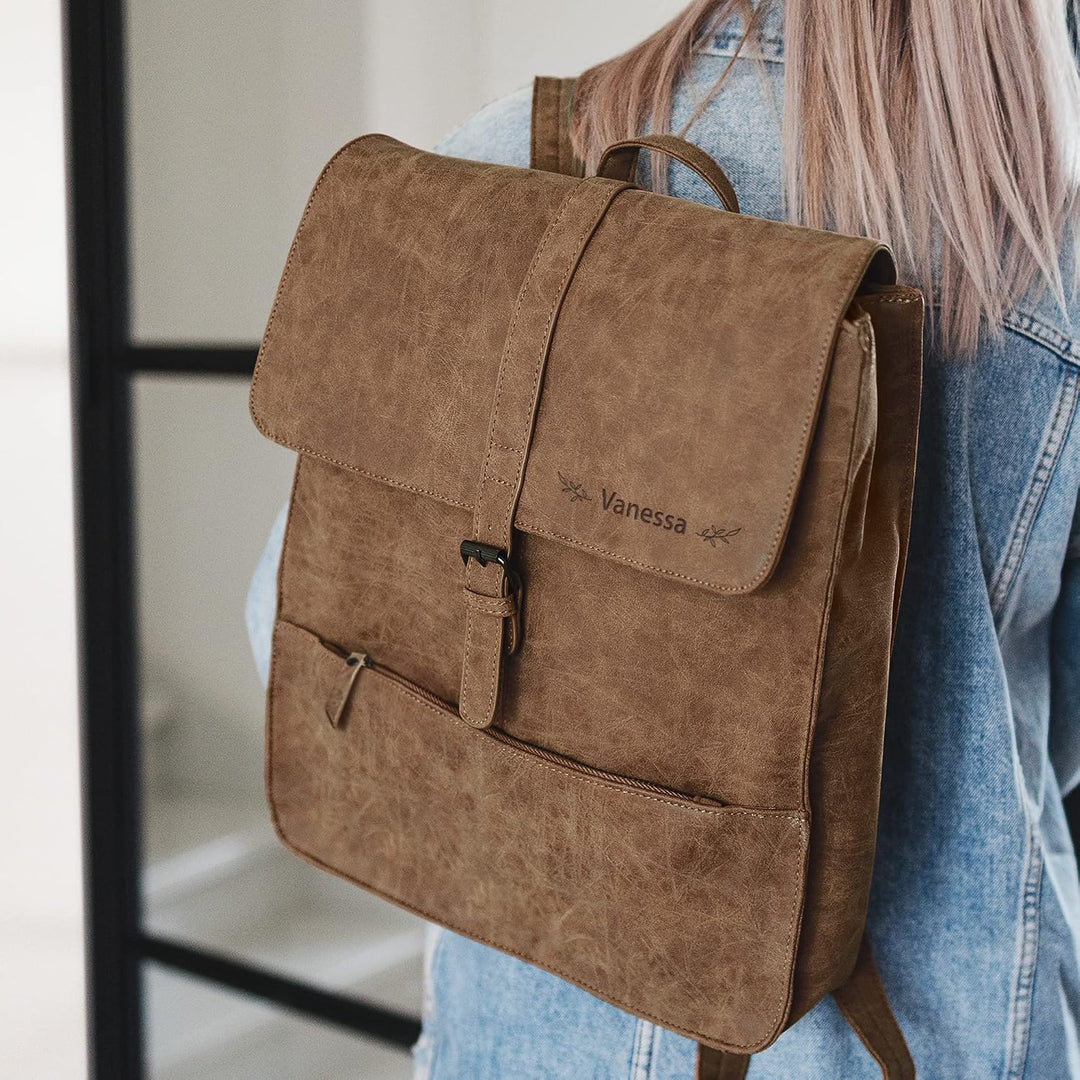 your surprise Lederrucksack für Damen, Herren und Kindern personalisierbar aus Kunstleder in braun,