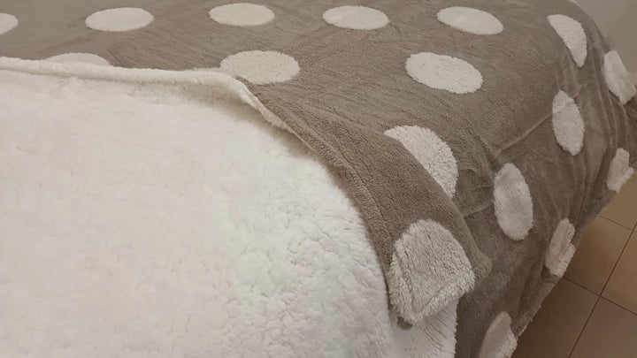 Plaid oder Decke aus sehr weicher Mikrofaser, schottisches Design, Rückseite Lammfell, in allen Grös
