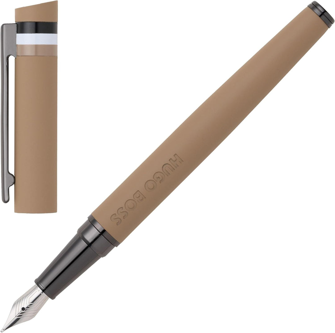 Hugo Boss Loop Iconic Füllfederhalter aus Messing in der Farbe Camel, Länge: 14,7cm, Federstärke: M,