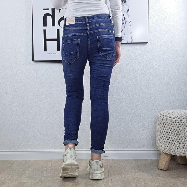 Jewelly Stretch Jeans| im Baggy Boyfriend Schnitt| Damen Hose mit dekorativer Knopfleiste| Perfekter