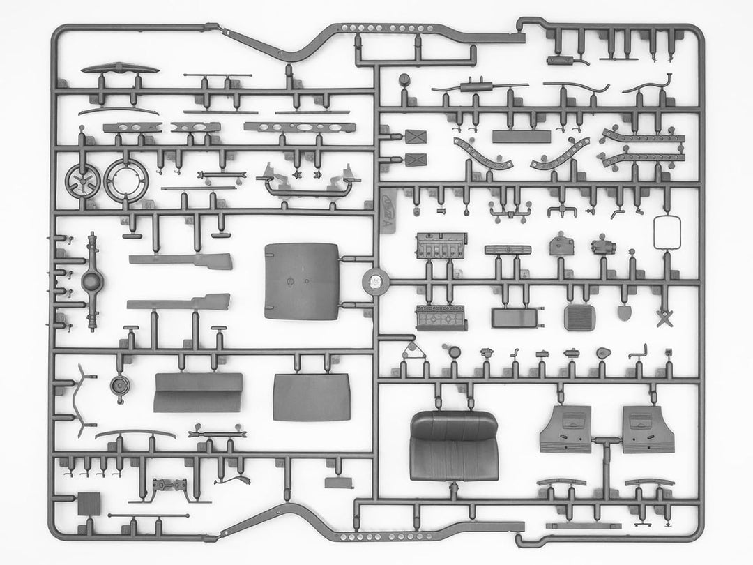 ICM 35471 - Admiral Cabriolet WWII German Staff Car, farblos
