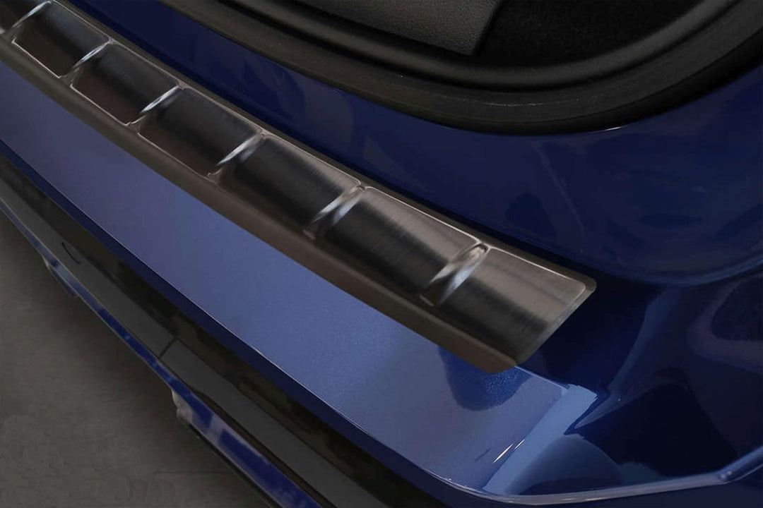 Ladekantenschutz aus Edelstahl in anthrazit mit 3D Abkantung passend für BMW X1 mit M-Paket ab 10/20