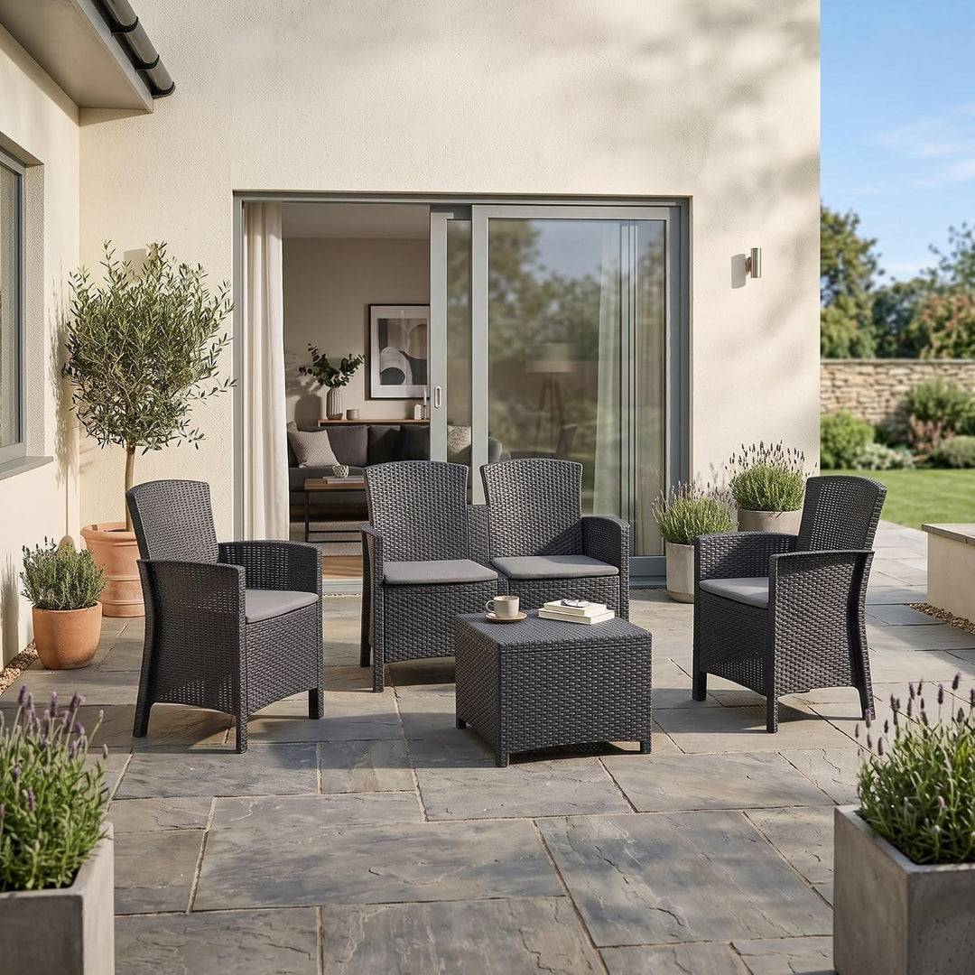 Dmora Urano-Lounge, Gartenmöbel-Set mit Kissen, für den Innen-und Aussenbereich, 100% Made in Italy,