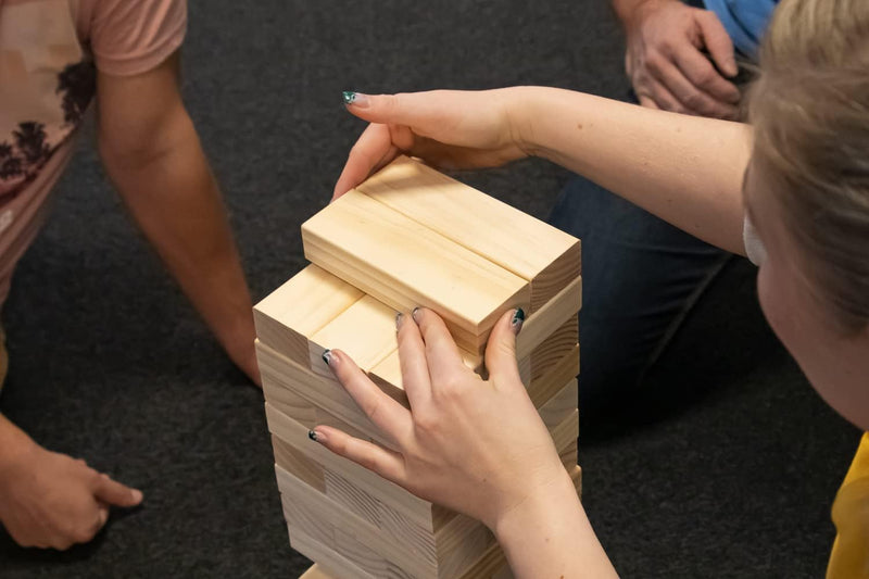 Idena 40212 - XXL Wackel-Turm, Stapelspiel mit 54 Bausteinen, Geschicklichkeits-Spiel aus Holz, ca.