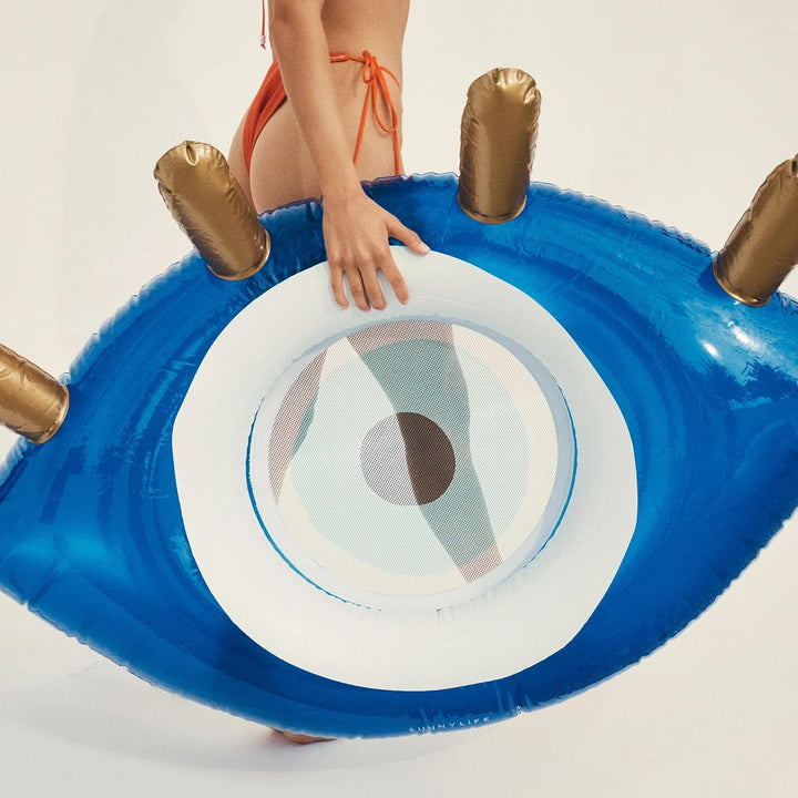 Pool-Auge, Giessend