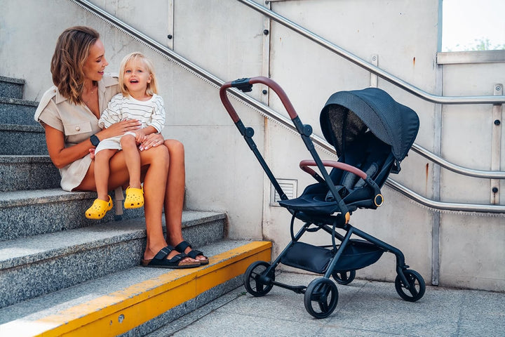 MoMi Kinderwagen ADELLE ab 6. Monat (bis 22 kg), klappbarer Buggy mit 360°-Sitz und 5-Punkt-Sicherhe