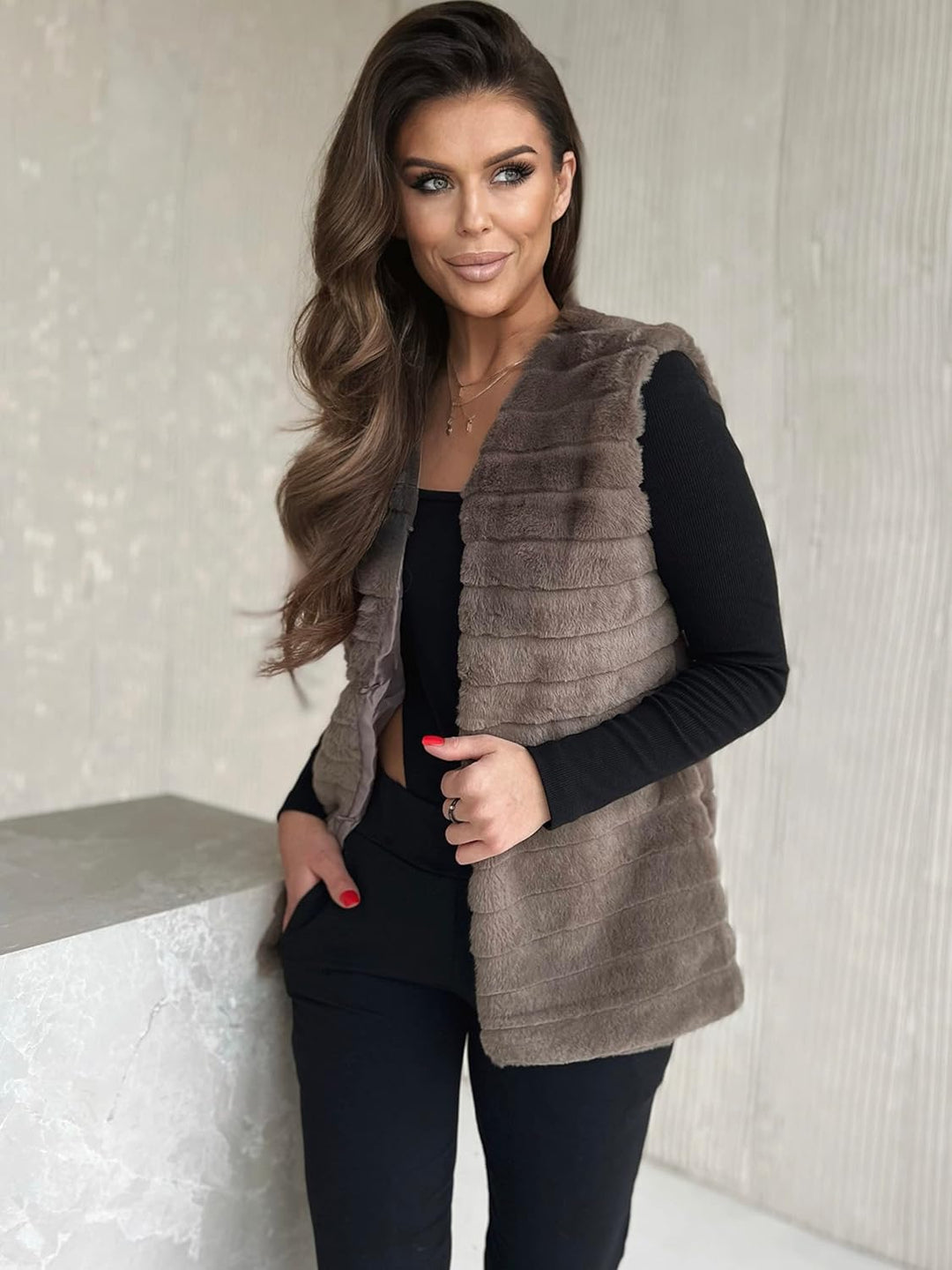 Och Bella Weste für Damen, Weich und Flauschig, Kurze Fellweste, Perfekt für Kältere Tage, Stylische