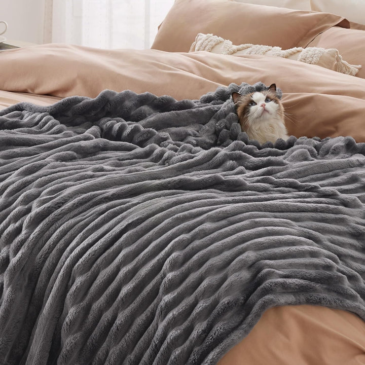 Bedsure Kuscheldecke Flauschig Decke Fleecedecke – Weiche Warme Grobe Korddecke Gemütlicher Sofadeck