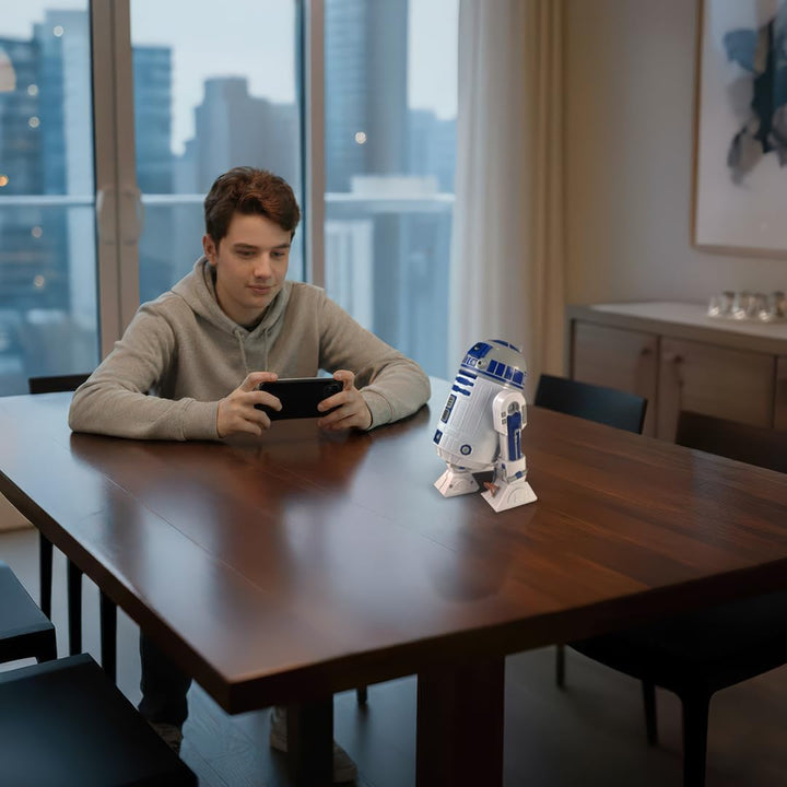 Clementoni R2-D2 Roboter – Star Wars inspirierter baubarer Roboter mit LED-Lichtern, Geräuschen und