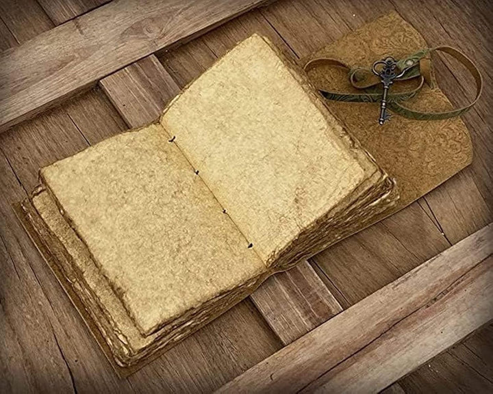 Geprägtes Leder-Tagebuch mit antiken Schlüsseln, Vintage-Seiten, handgefertigt, Tagebuch, Leder, Ski