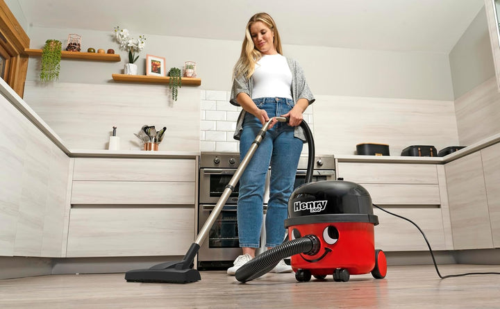 Numatic 900004/HVR200-11 Boden-Staubsauger Henry (620 Watt, 72 db) classic rot