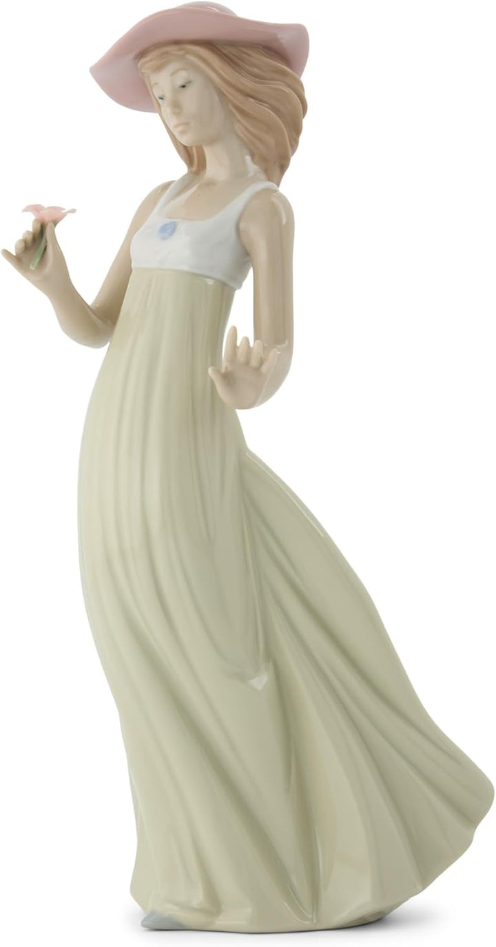 NAO Gentle Breeze Porzellanfigur