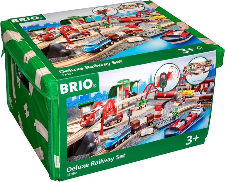 BRIO World 33052 Strassen & Schienen Bahn Set Deluxe – Strassen & Schienen für die BRIO Eisenbahn –