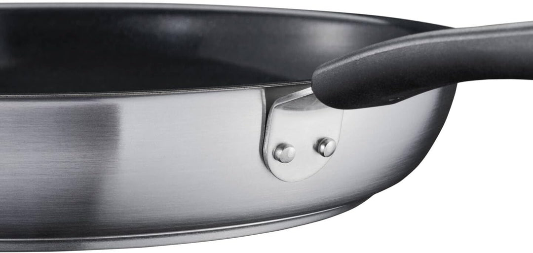 Fiskars Bratpfanne, Ø 28 cm, Beschichtete Pfanne, Für alle Kochfelder geeignet, Recycelter Edelstahl