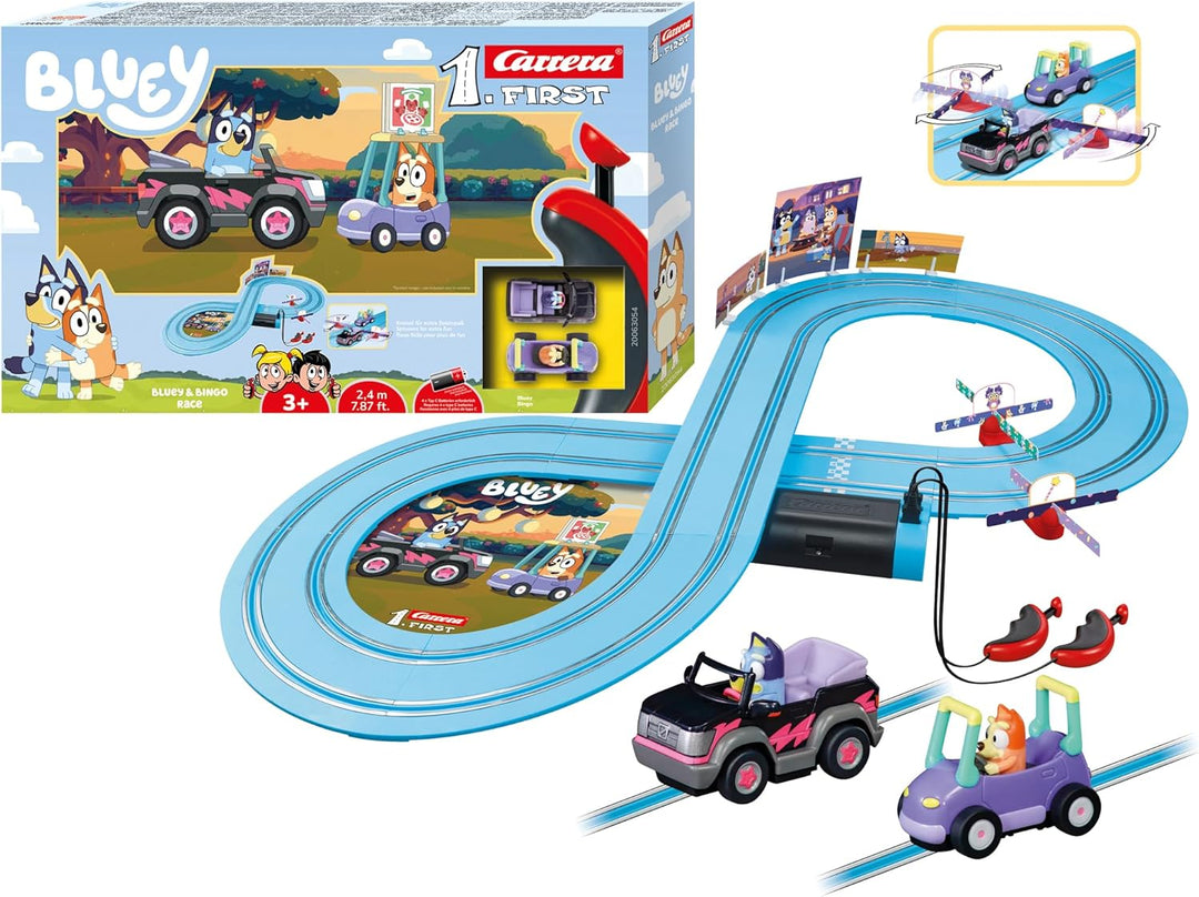 Carrera Bluey & Bingo Race 2,4m Rennstrecken-Set I 2 ferngesteuerte Fahrzeuge mit Bluey und Bingo I