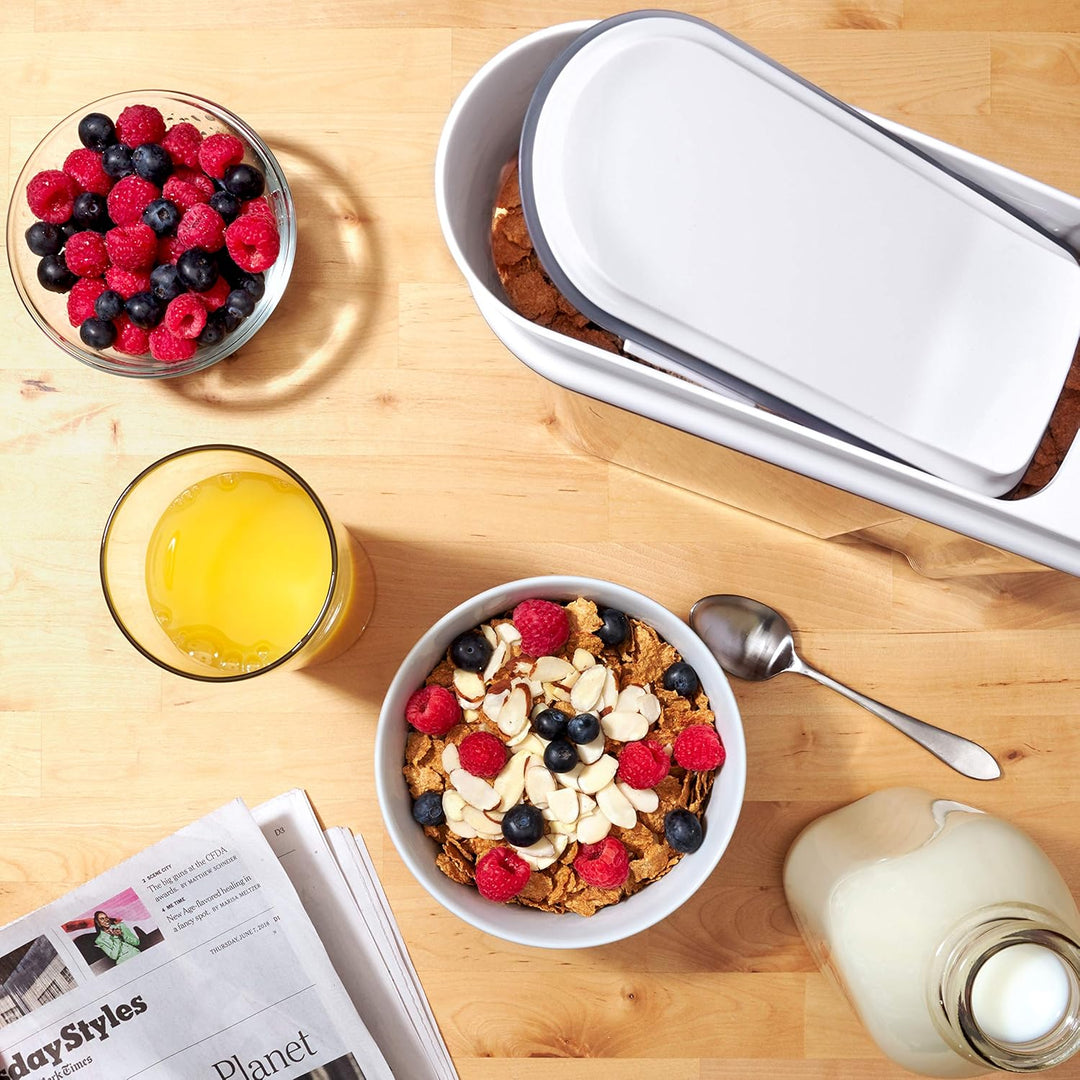 OXO Good Grips POP Müslispender klein (2,3 l) – Vorratsdose mit Deckel für eine luftdichte Aufbewahr