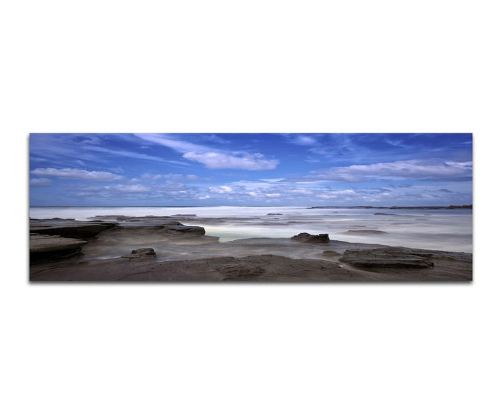 Paul Sinus Art Panoramabild auf Leinwand und Keilrahmen 150x50cm Meer Felsen Nebel Dämmerung
